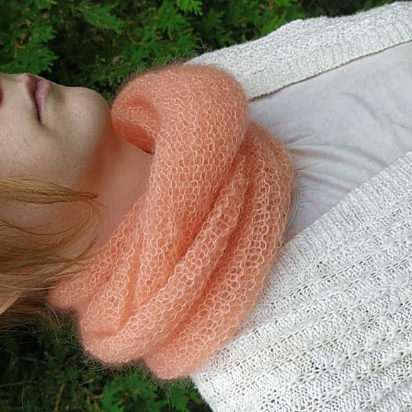 Mohair and Silk Cloud Cowl - Picture 2 of 7